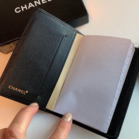 CHANEL Black Leather Agenda or Credit Card Case w/ Gold CC Logo New w/ Tags 🖤 - Picture 9 of 16